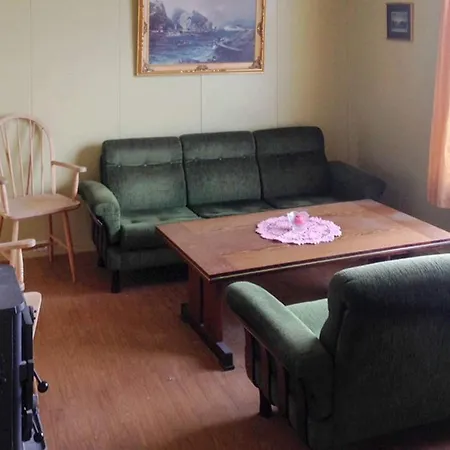 7 Person In Breivikbotn Hansvoll