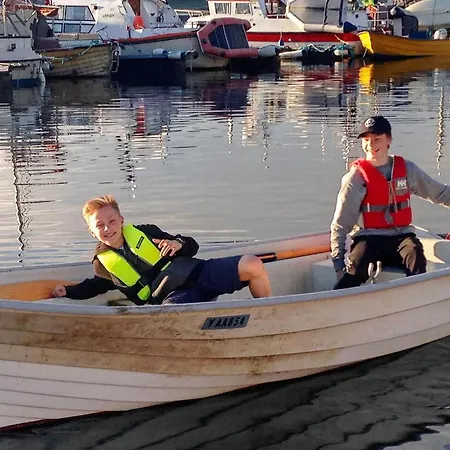 7 Person In Breivikbotn