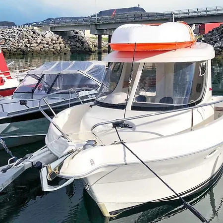 7 Person In Breivikbotn Holiday home Hansvoll